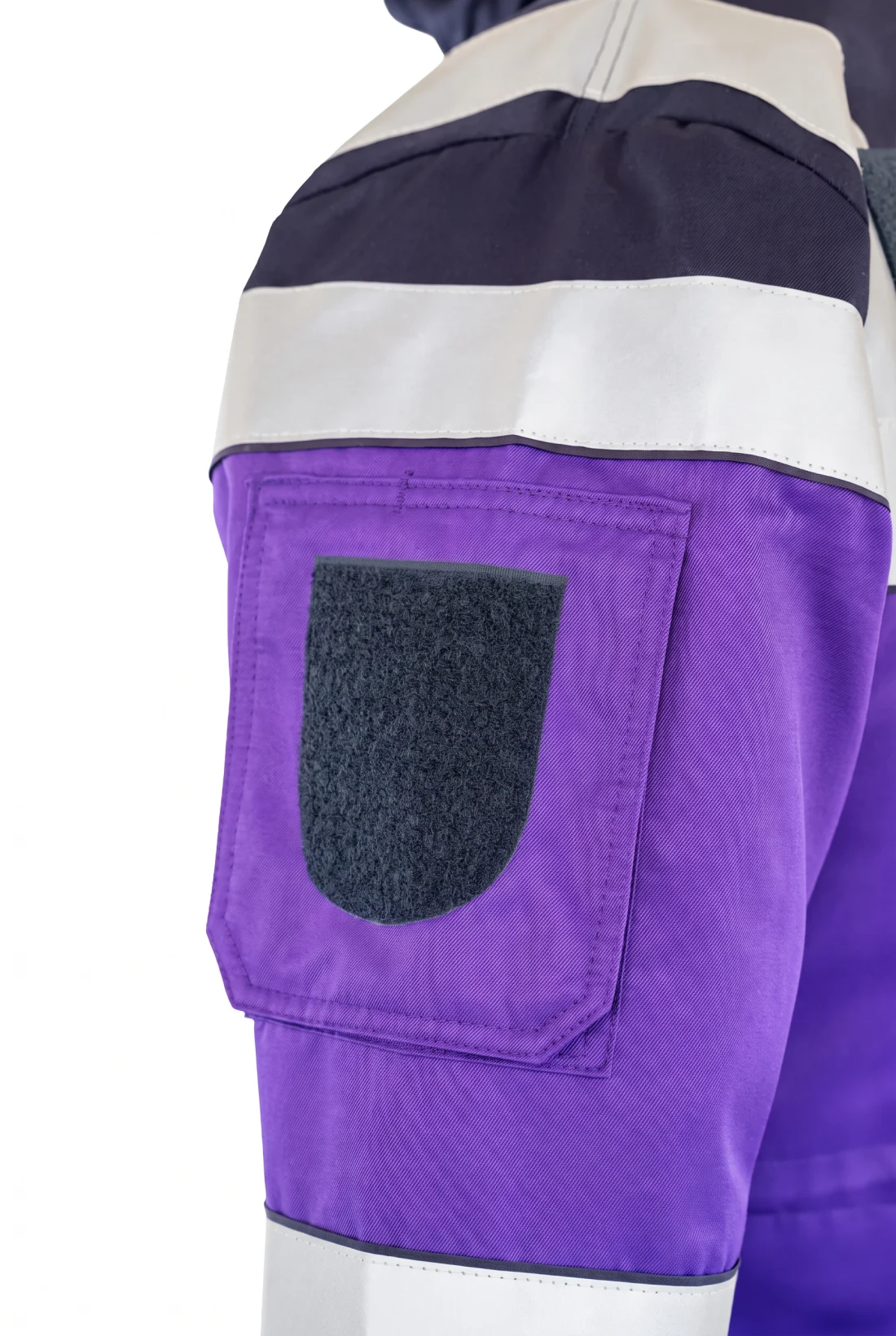 Notfallseelsorge-Jacke – Armtasche mit Flauschfläche, Detailansicht